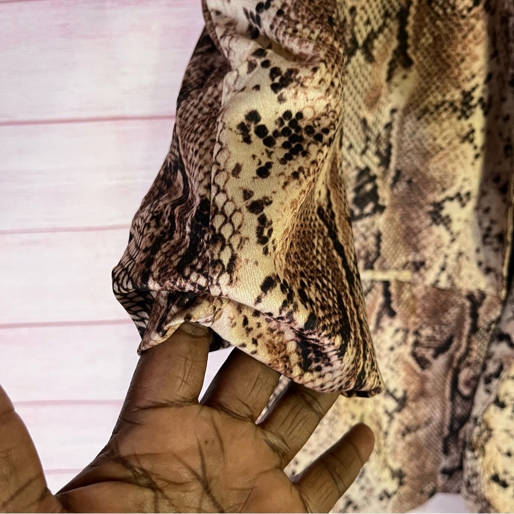 Beautiful Open Front Snake Print Blazer Jacket Si… - image 3